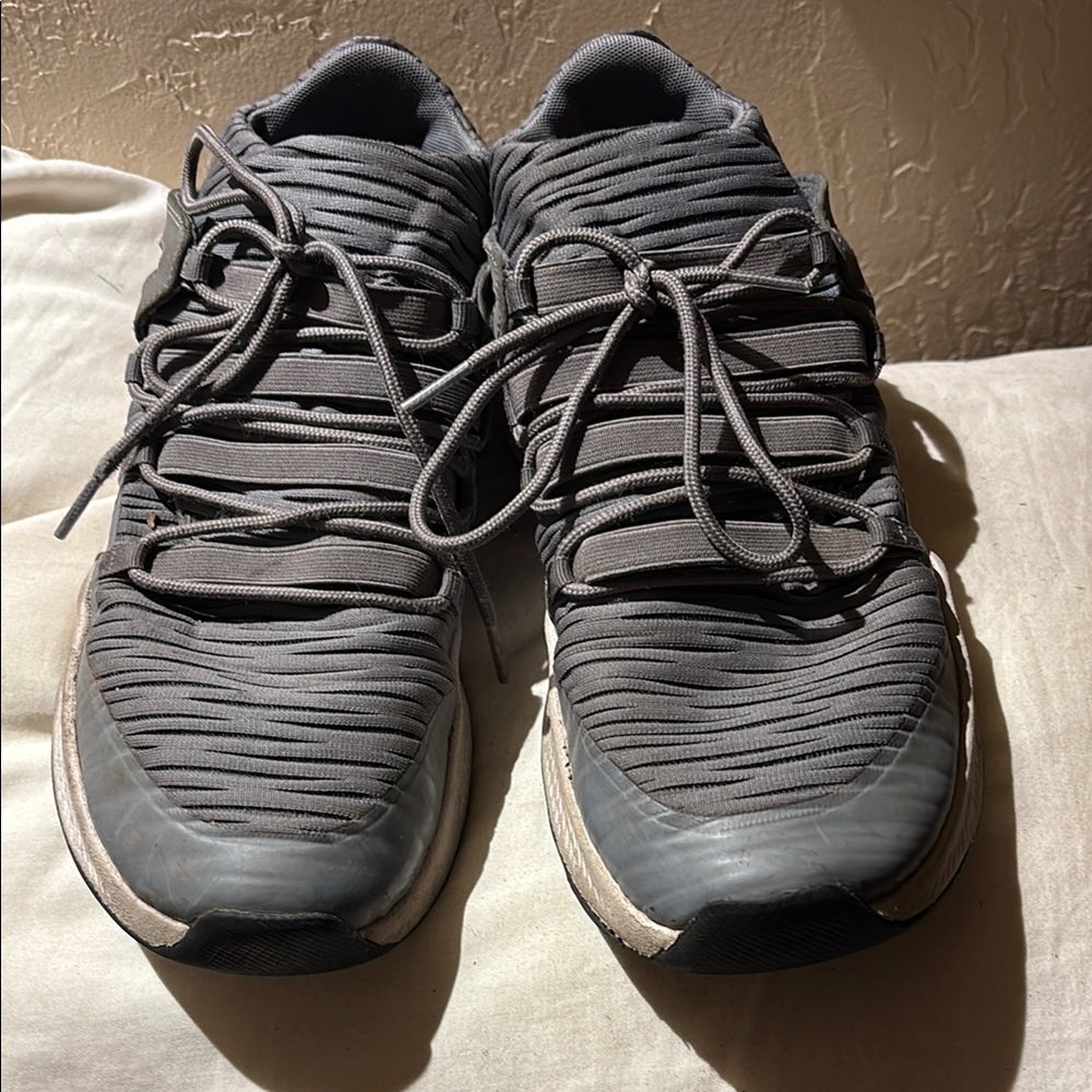 Jordan Gray Cross Trainer Formula 23